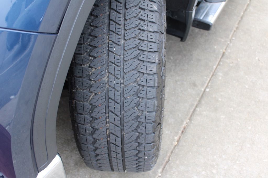 Used 2021 GMC Sierra 1500 SLT w/ SLT Convenience Package image 13