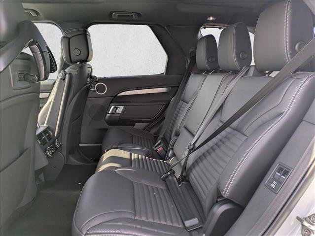 New 2025 Land Rover Discovery Dynamic SE AWD/4WD image 16