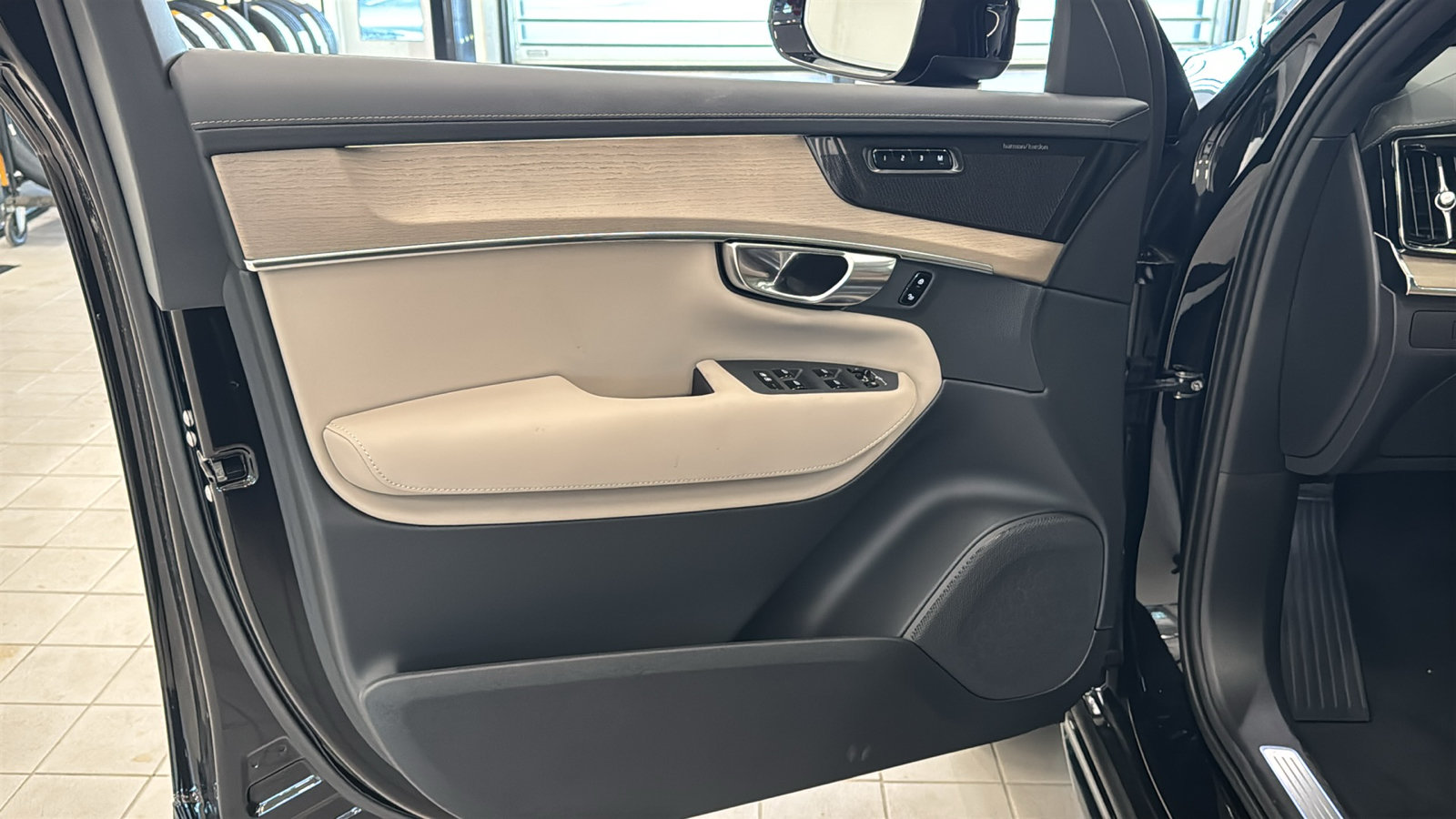 New 2027 Volvo XC90 T8 Ultra AWD/4WD image 21