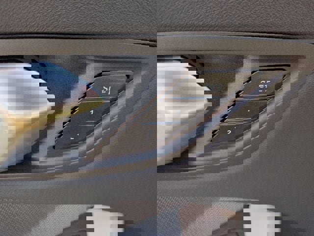 Used 2025 BMW M235i xDrive w/ Premium Package image 18