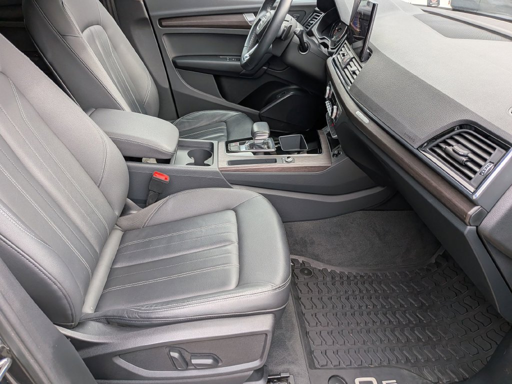 Used 2023 Audi Q5 2.0T Premium w/ Convenience Package AWD/4WD image 34