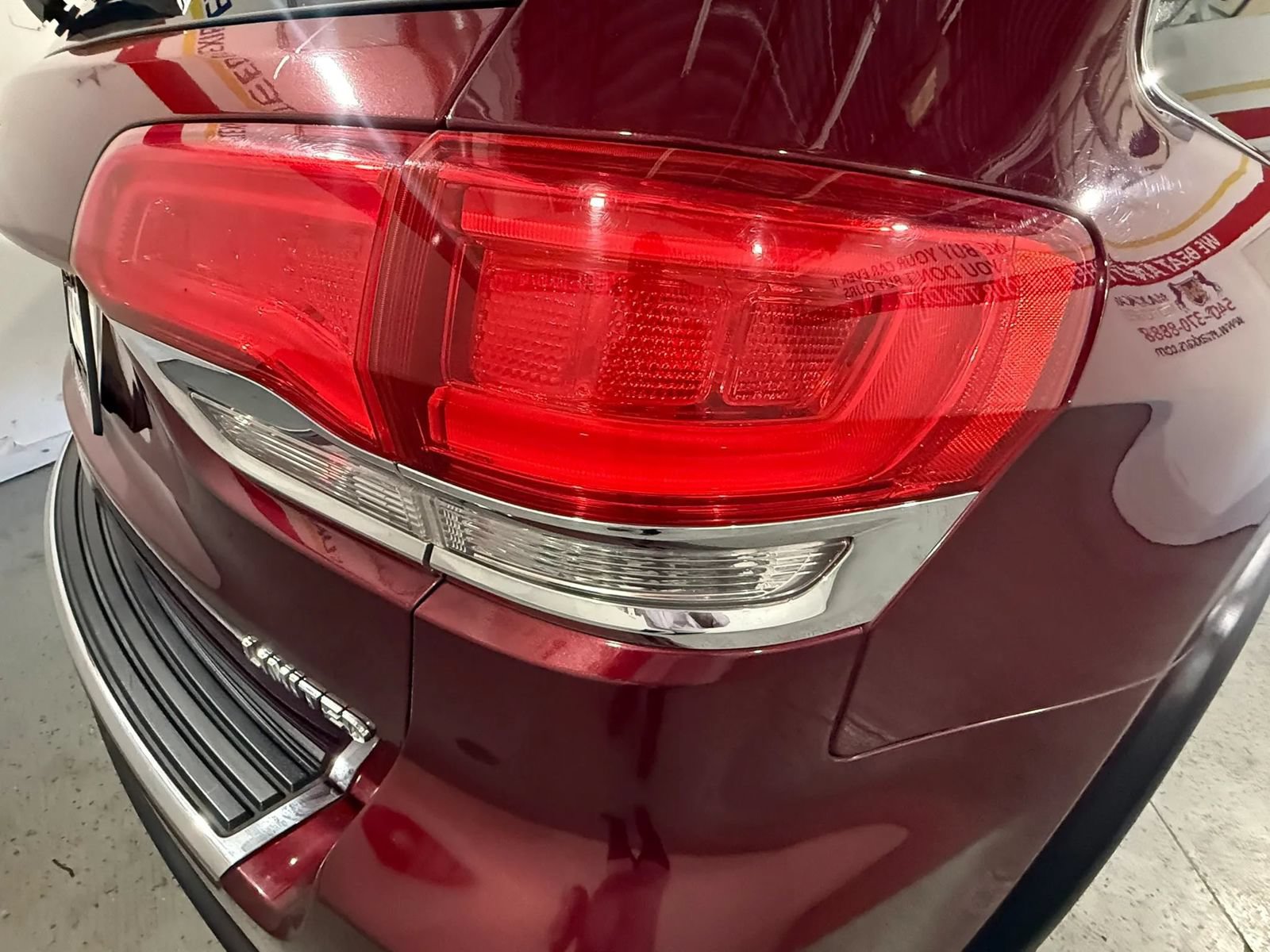 Used 2019 Jeep Grand Cherokee Limited AWD/4WD image 19