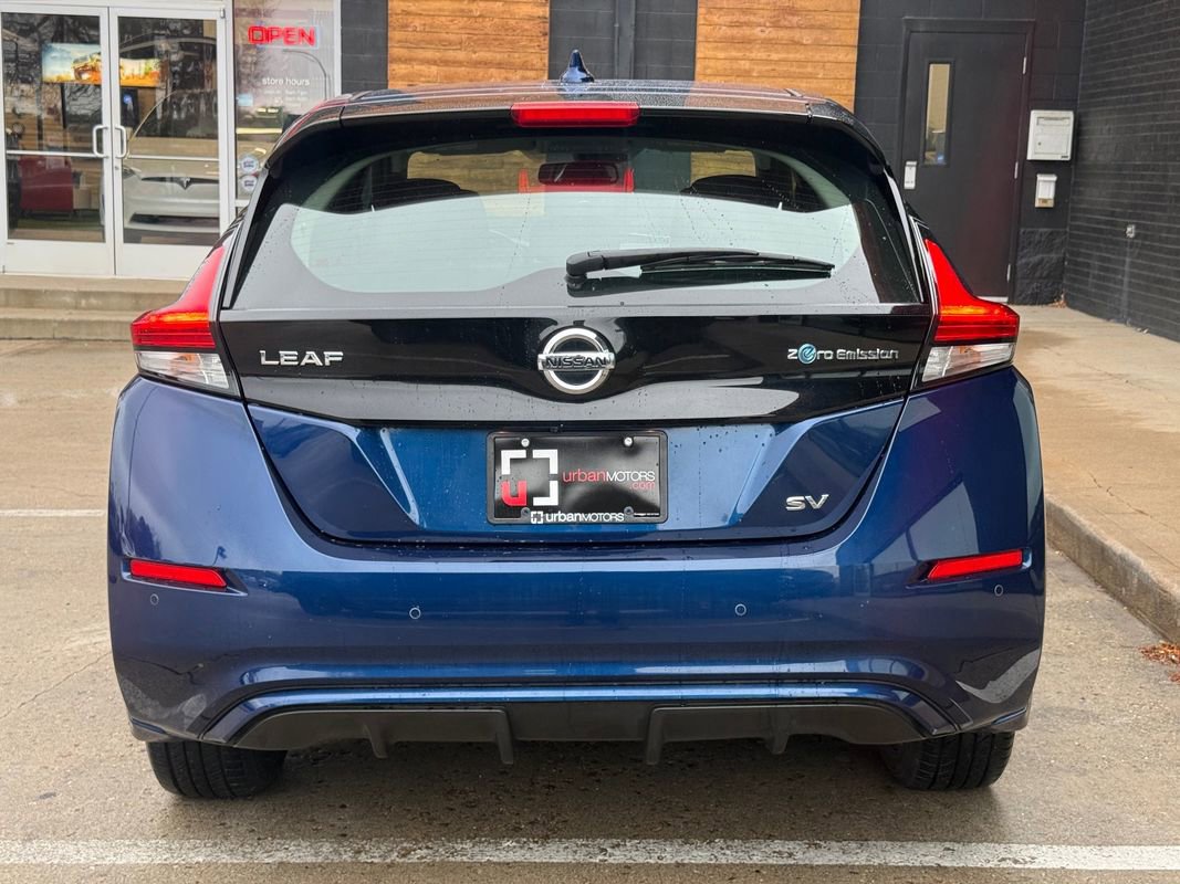 Used 2020 Nissan Leaf SV w/ SV Technology Package FWD image 13