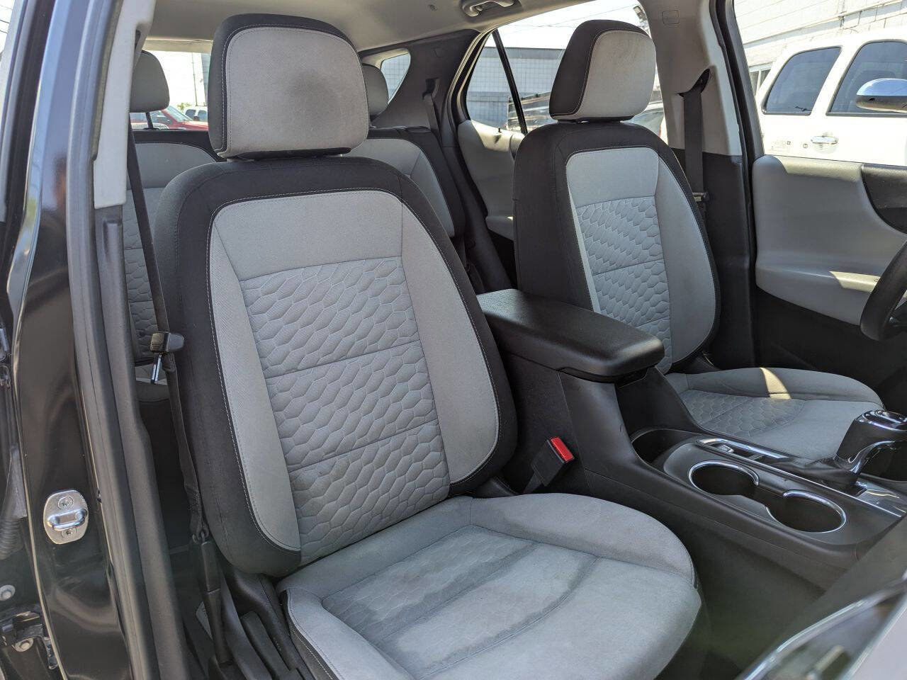 Used 2020 Chevrolet Equinox LS w/ LPO, Floor Liner Package image 16
