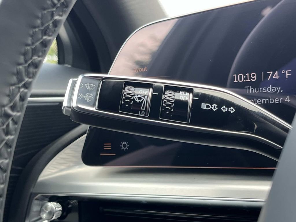 New 2026 Cadillac Lyriq Premium Luxury image 30