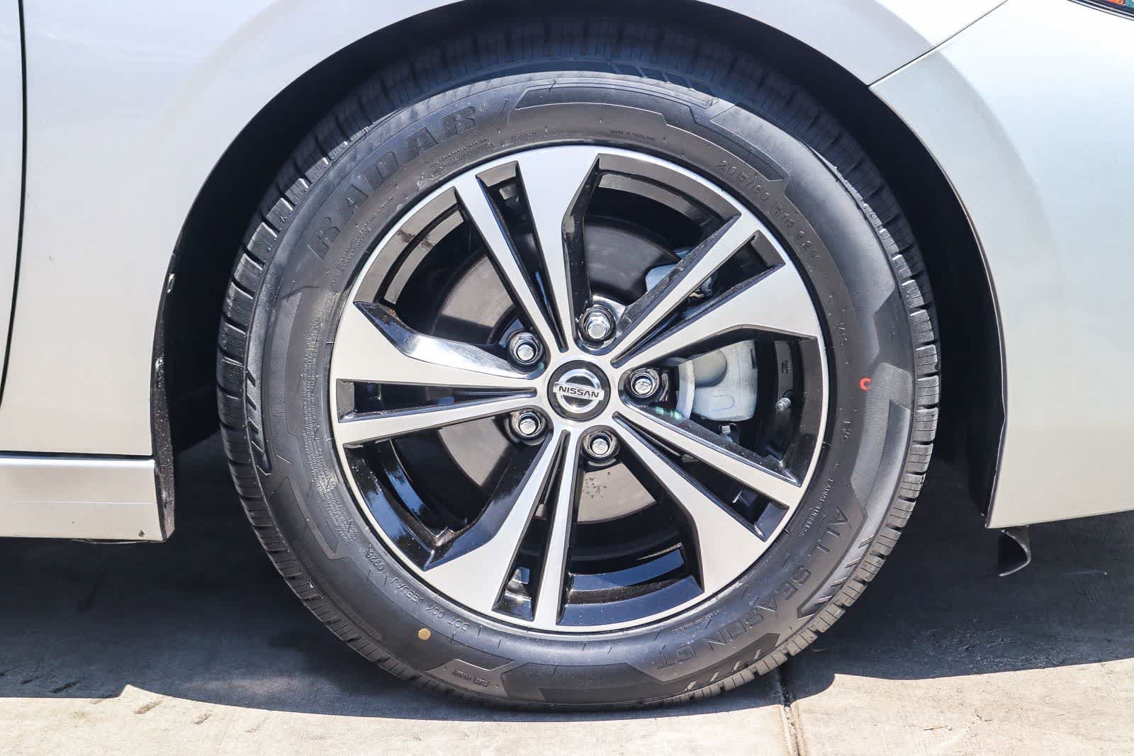 Used 2023 Nissan Sentra SV w/ All-Weather Package FWD image 9