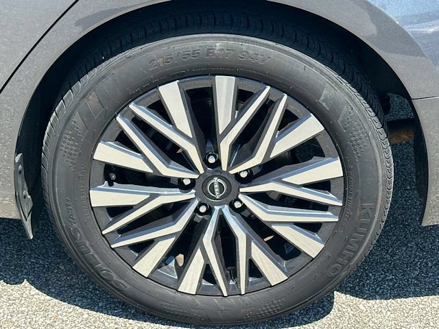 Used 2025 Nissan Altima 2.5 SV FWD image 30