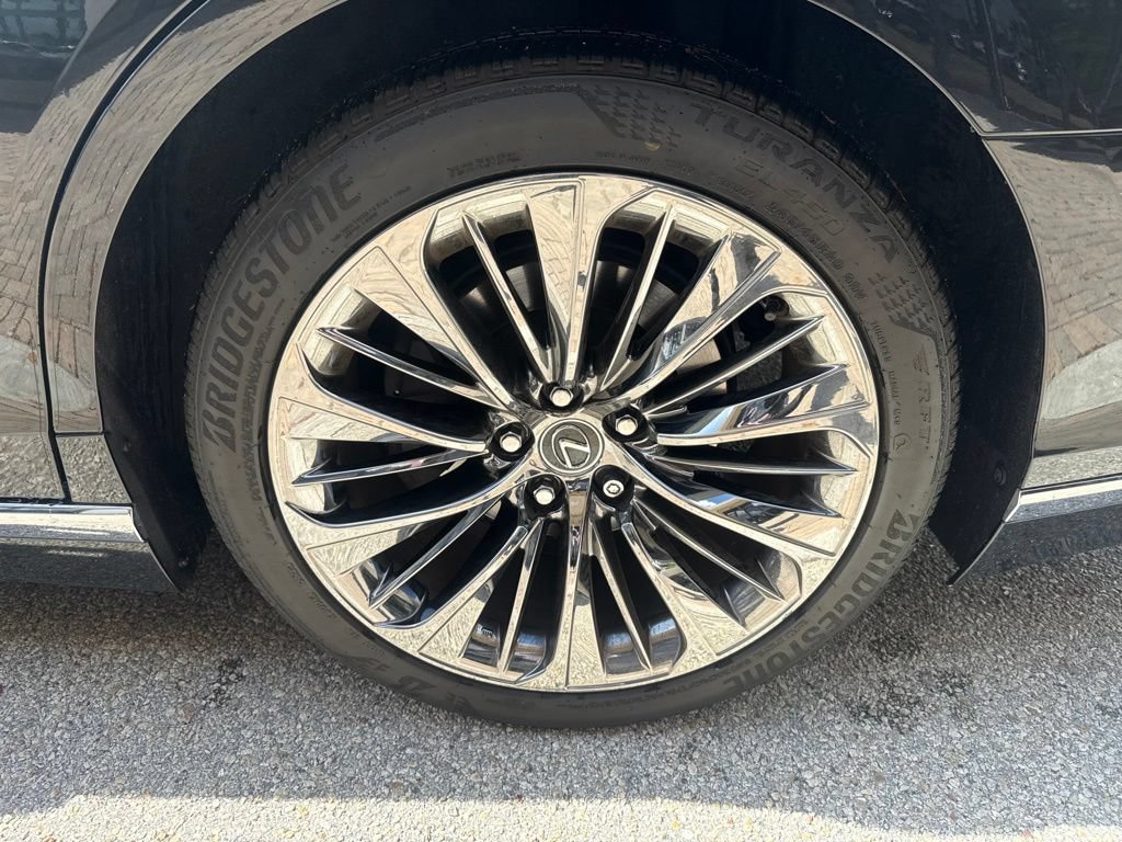 Used 2023 Lexus LS 500 w/ Interior Upgrade Package RWD image 11