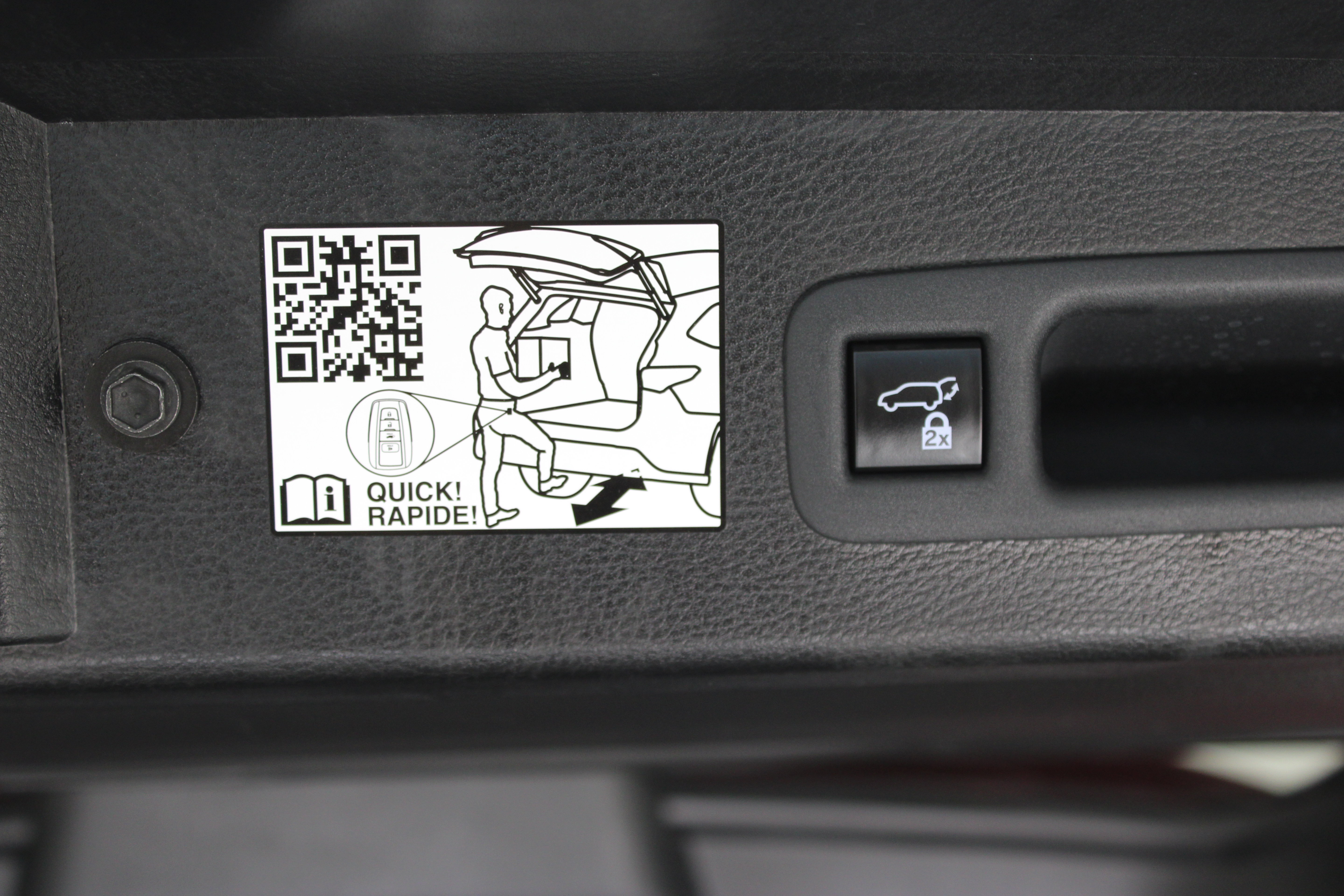 Used 2024 Toyota Sienna Platinum FWD image 38
