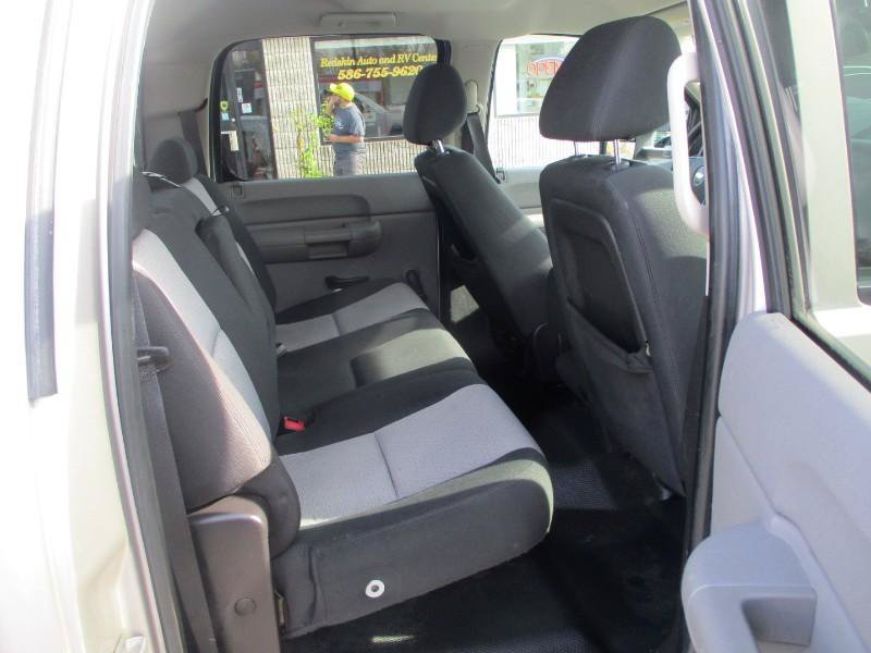 Used 2007 Chevrolet Silverado 2500 W/T AWD/4WD image 8