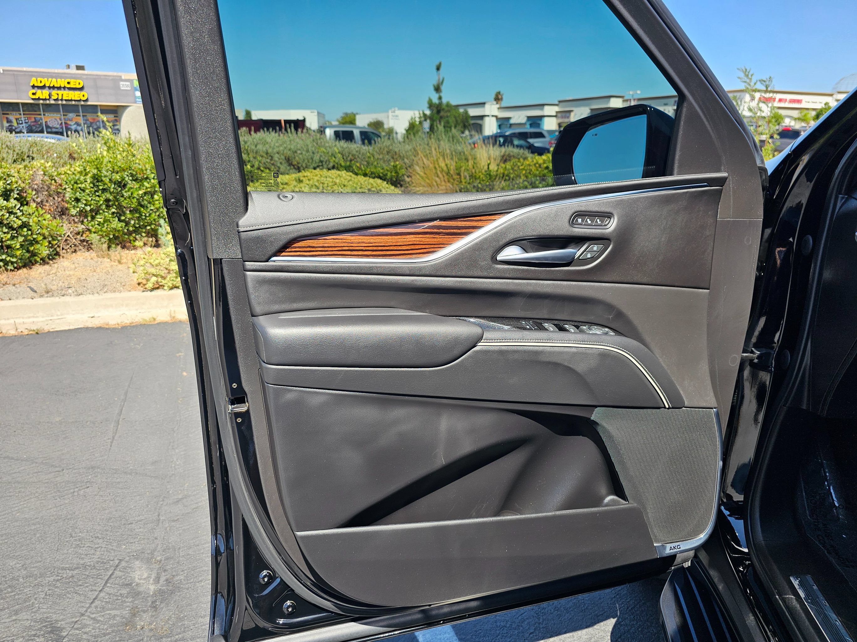 Used 2023 Cadillac Escalade Premium Luxury RWD image 20