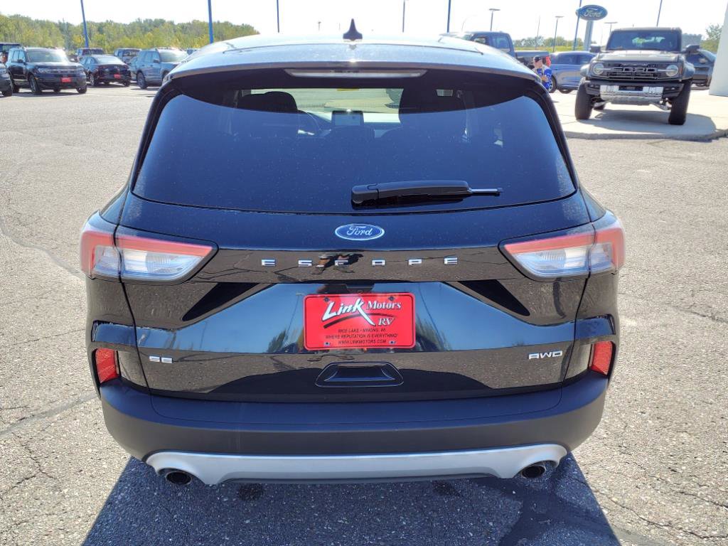 Certified 2022 Ford Escape SE image 4