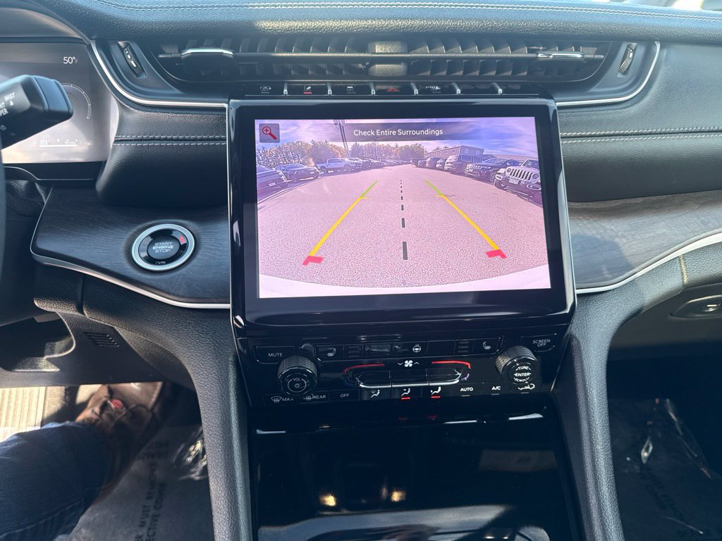 Certified 2025 Jeep Grand Cherokee Limited AWD/4WD image 13