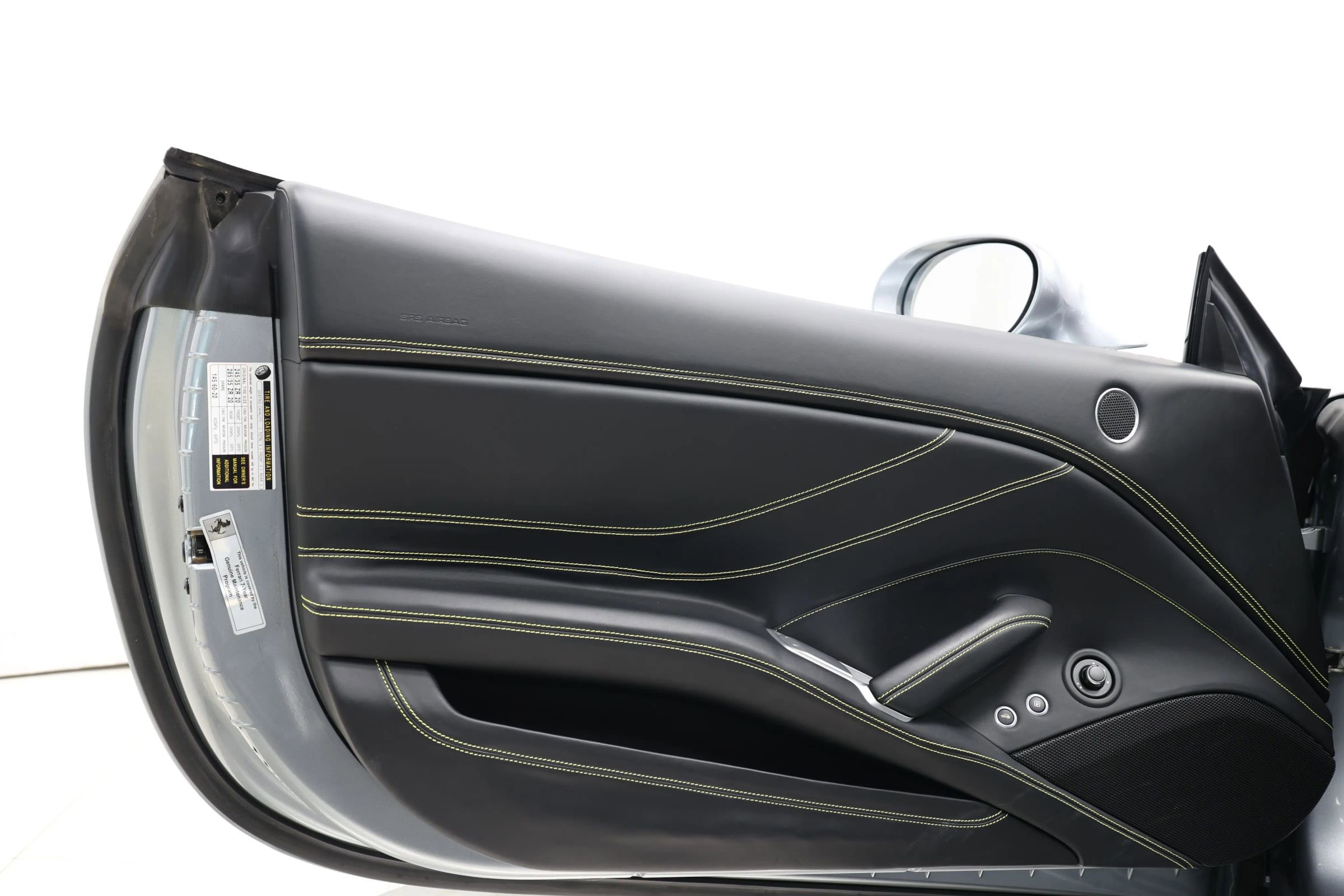 Used 2015 Ferrari California T image 11