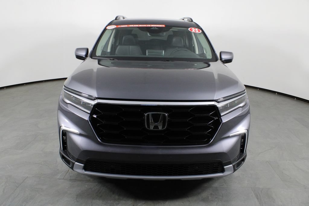 Used 2025 Honda Pilot Touring image 12