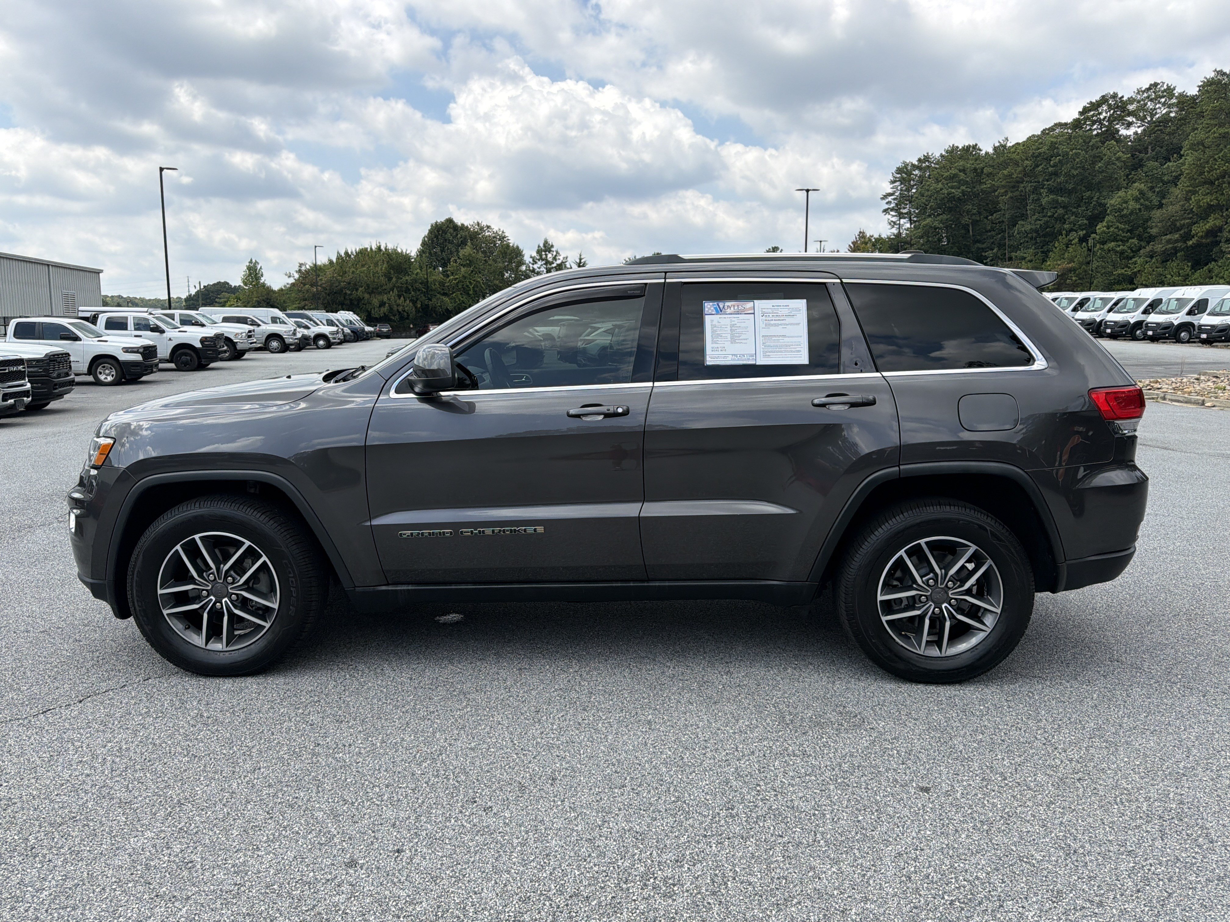 Used 2019 Jeep Grand Cherokee Laredo w/ Laredo X Package RWD image 4