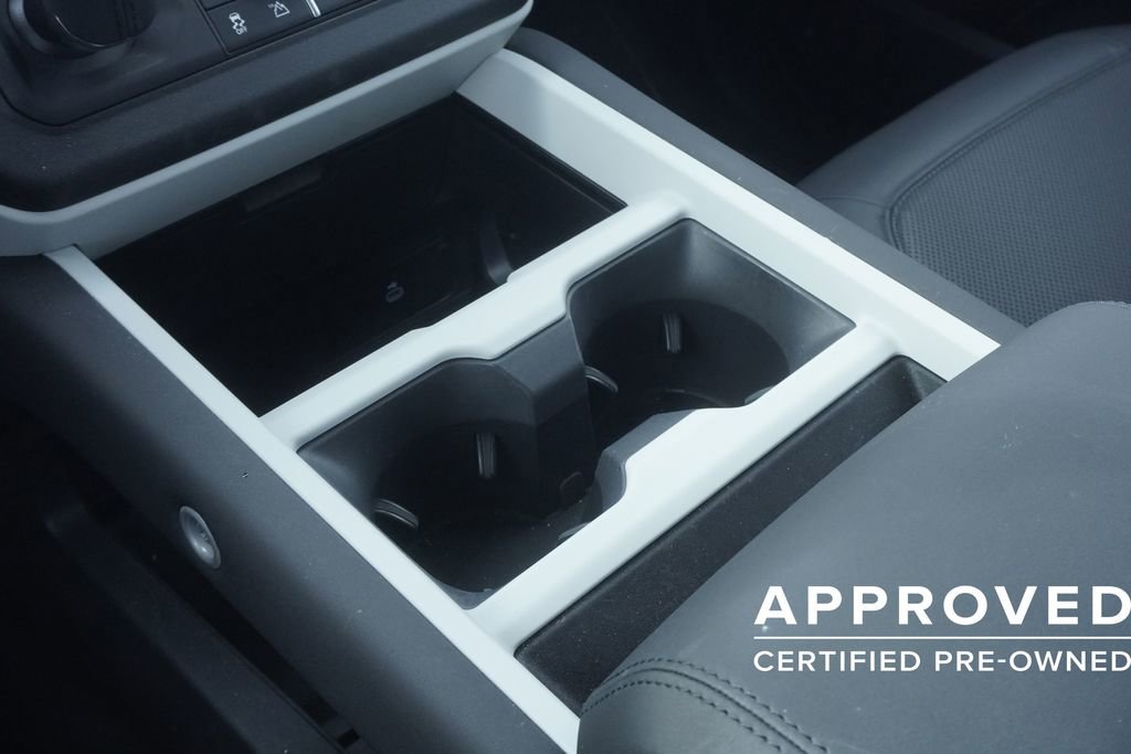 Used 2025 Land Rover Defender 110 S image 14