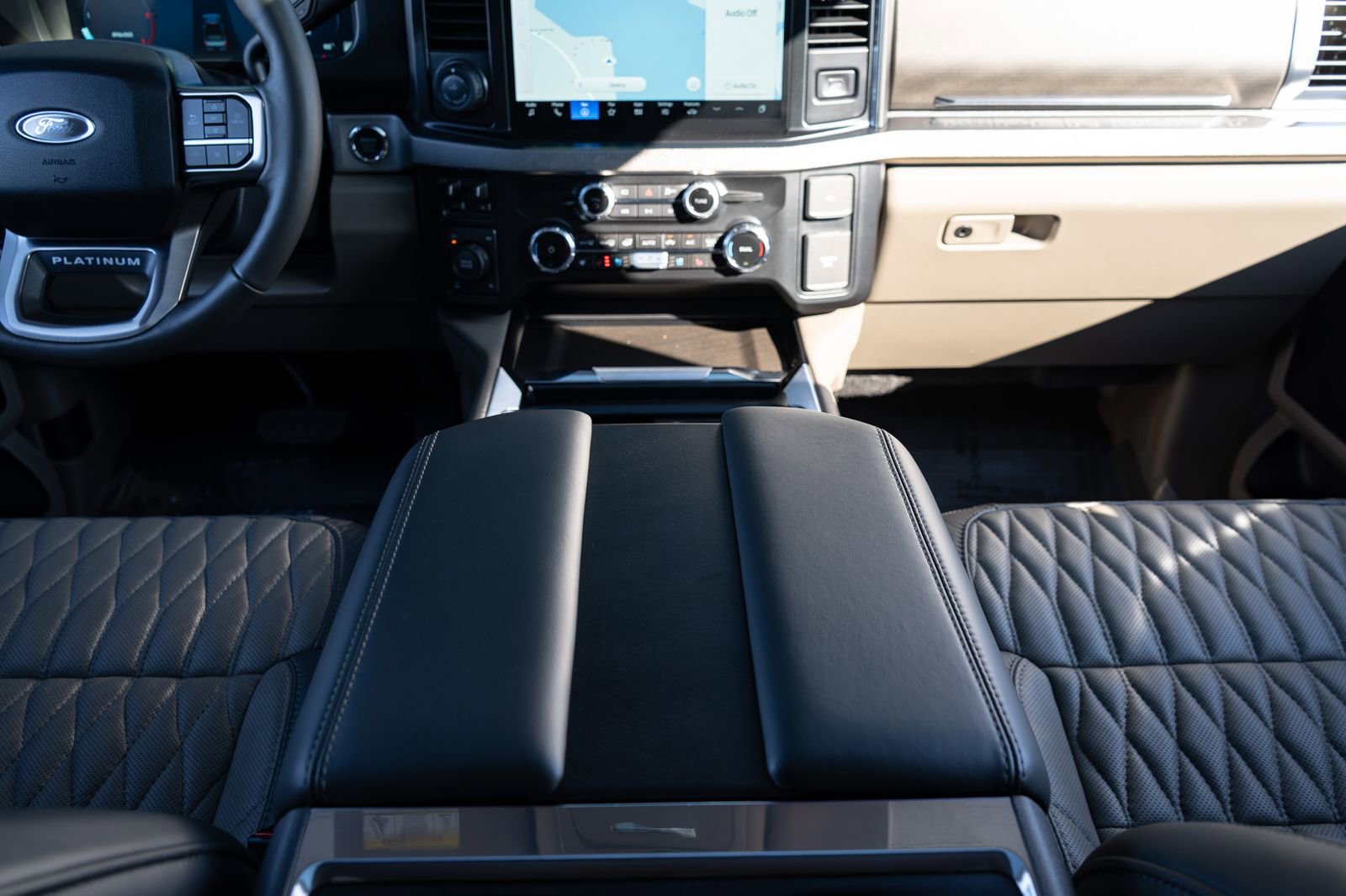 Used 2025 Ford F250 Platinum w/ Platinum Plus Package image 48