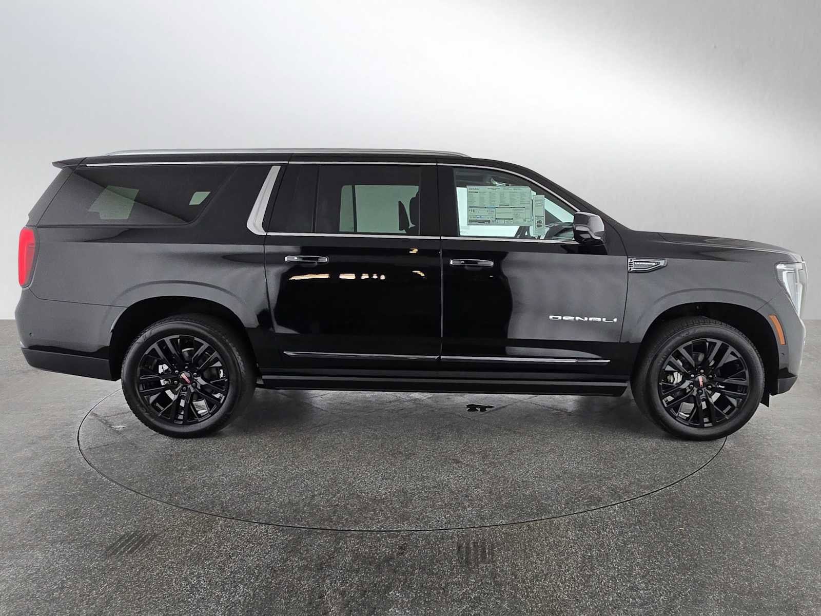New 2026 GMC Yukon XL Denali Ultimate w/ LPO, Illumination Package image 2