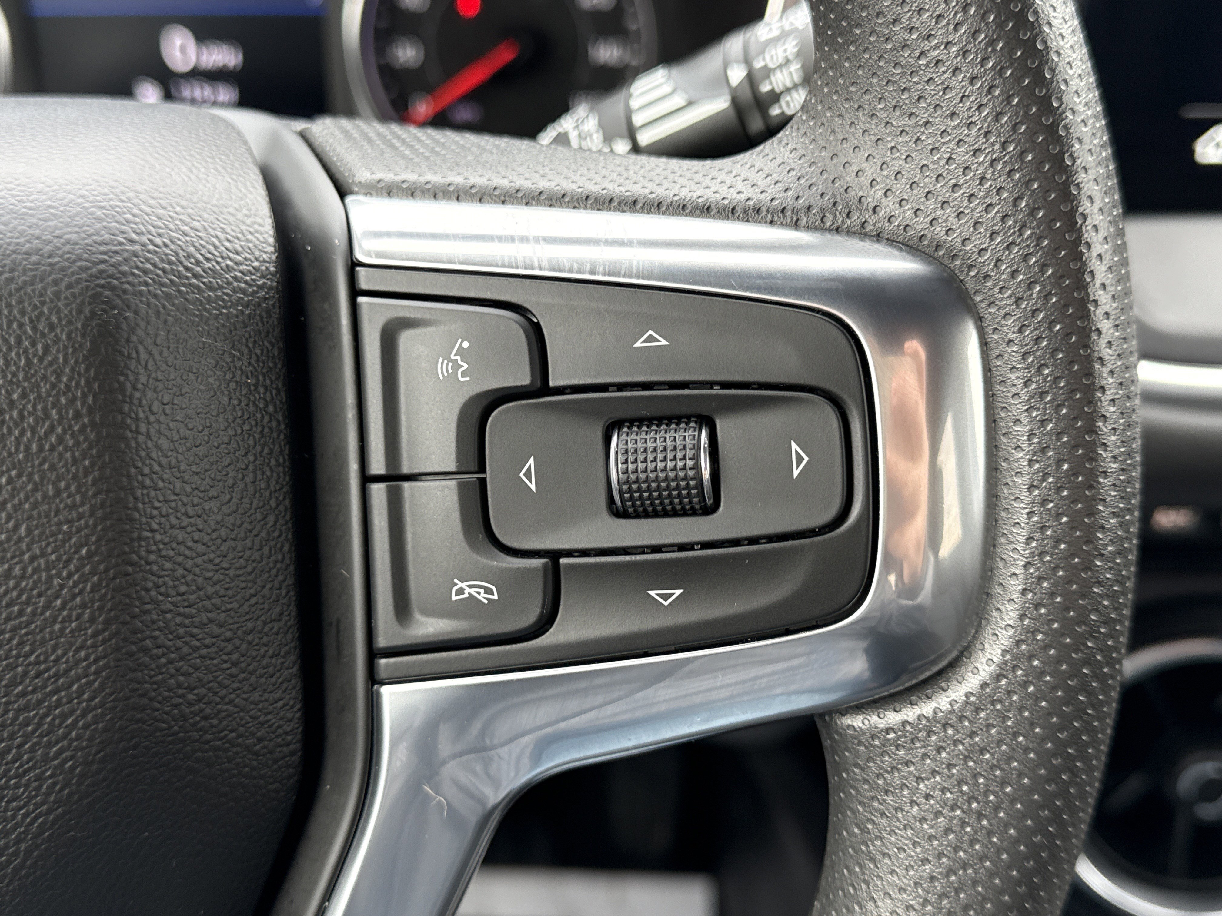 Used 2023 Chevrolet Blazer LT w/ Convenience Package image 17