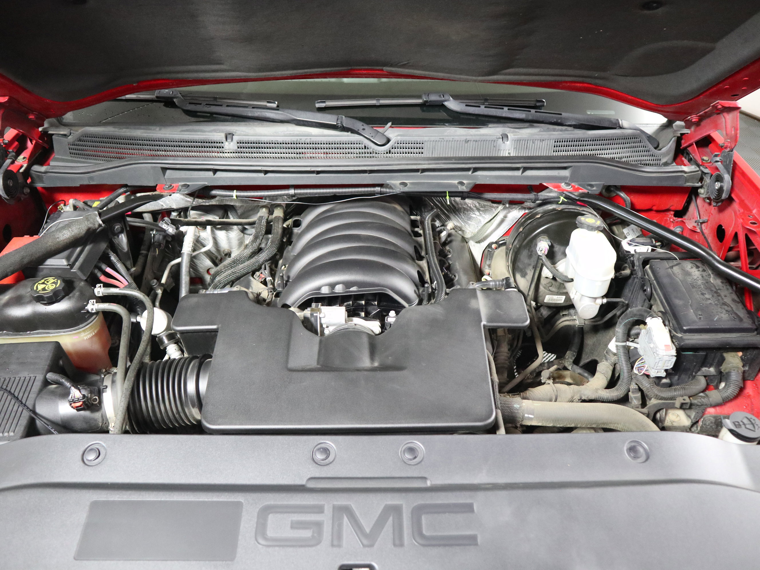 Used 2014 GMC Sierra 1500 SLT w/ Suspension Package, Off-Road image 12