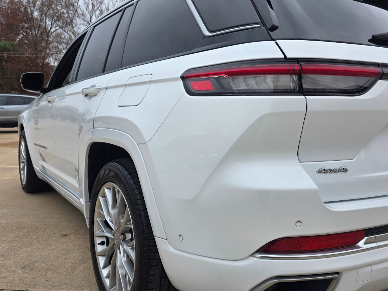 Used 2022 Jeep Grand Cherokee Summit w/ Adv Protech Group IV image 19