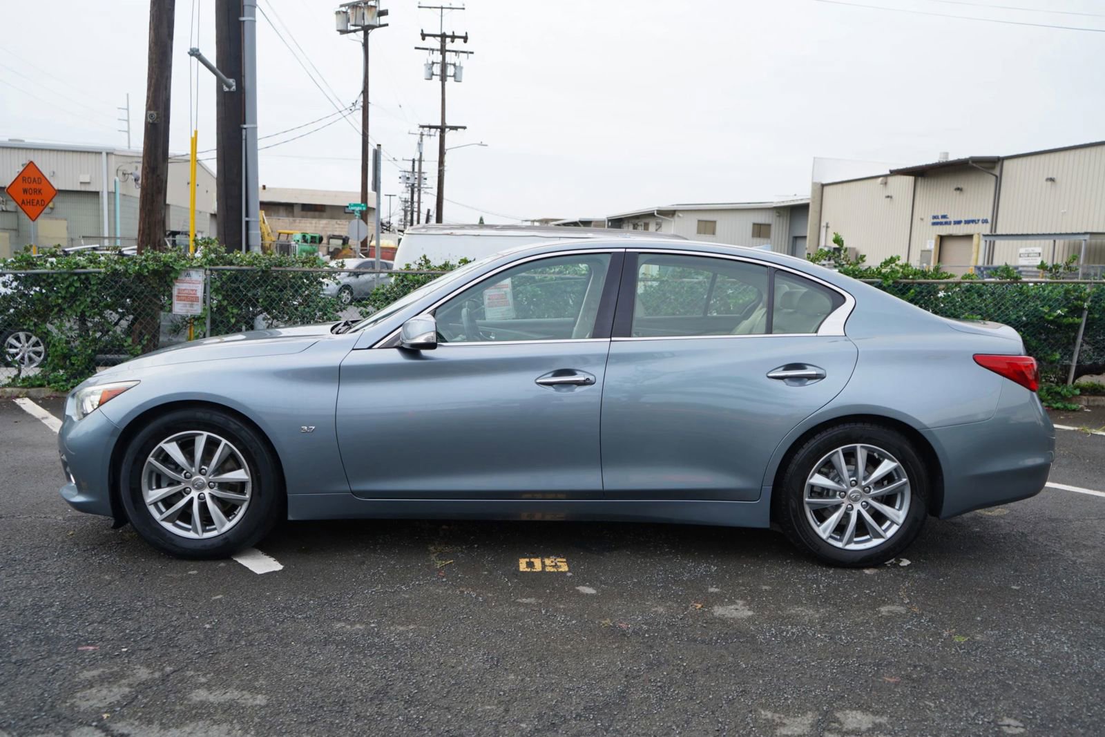 Used 2015 INFINITI Q50 Premium w/ Navigation Package image 2
