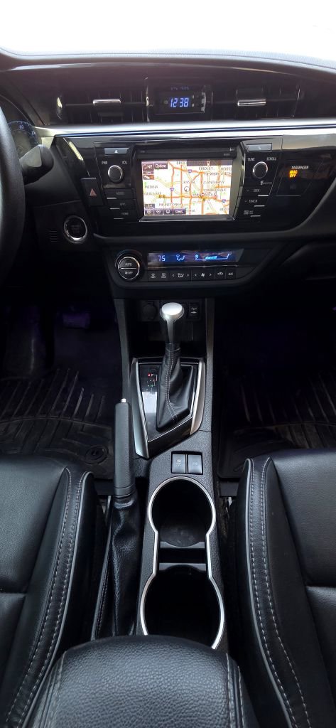 Used 2015 Toyota Corolla S Premium FWD image 14