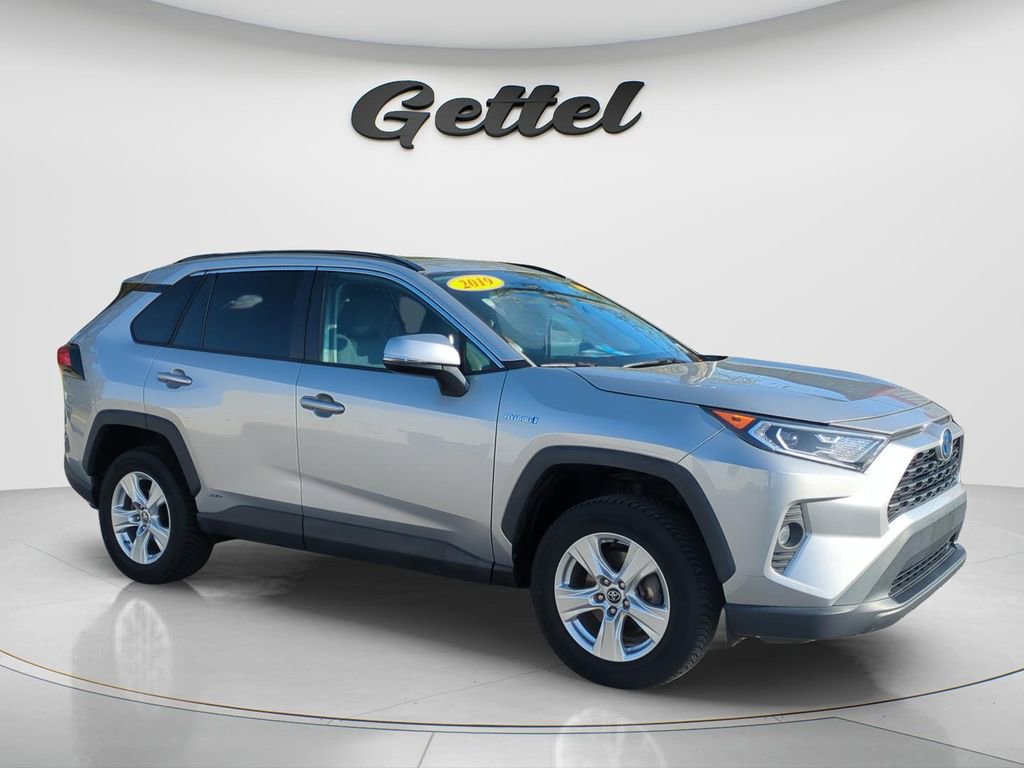 Used 2019 Toyota RAV4 XLE w/ Convenience Package image 10