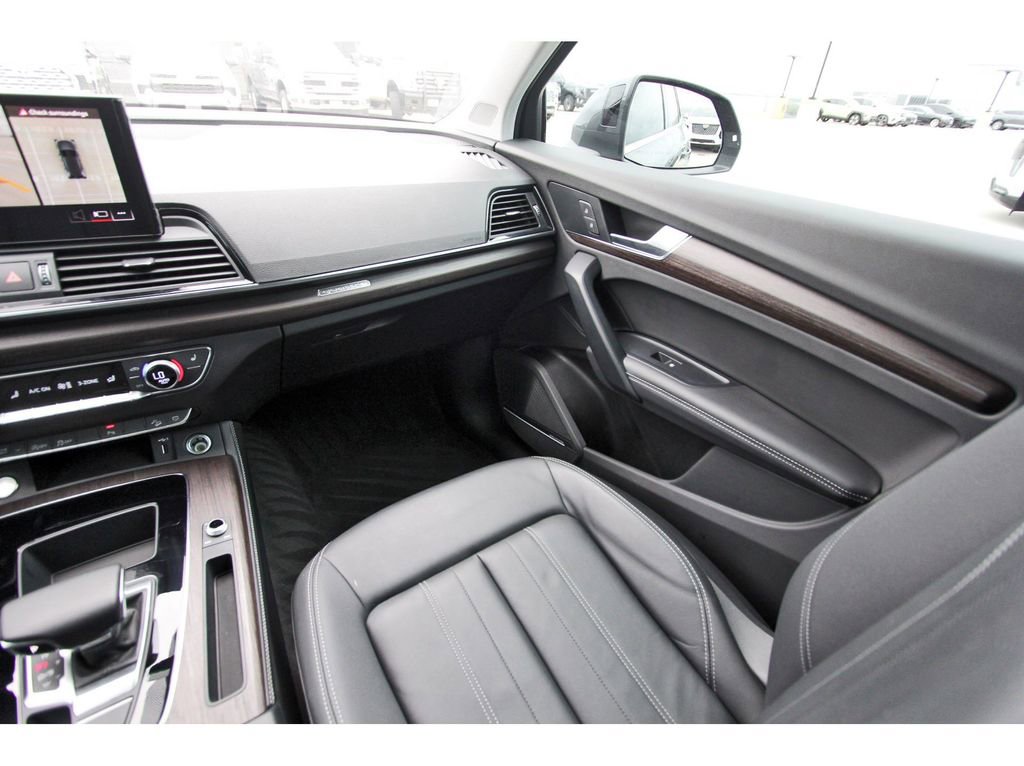 Used 2023 Audi Q5 2.0T Premium Plus w/ Premium Plus Package AWD/4WD image 10