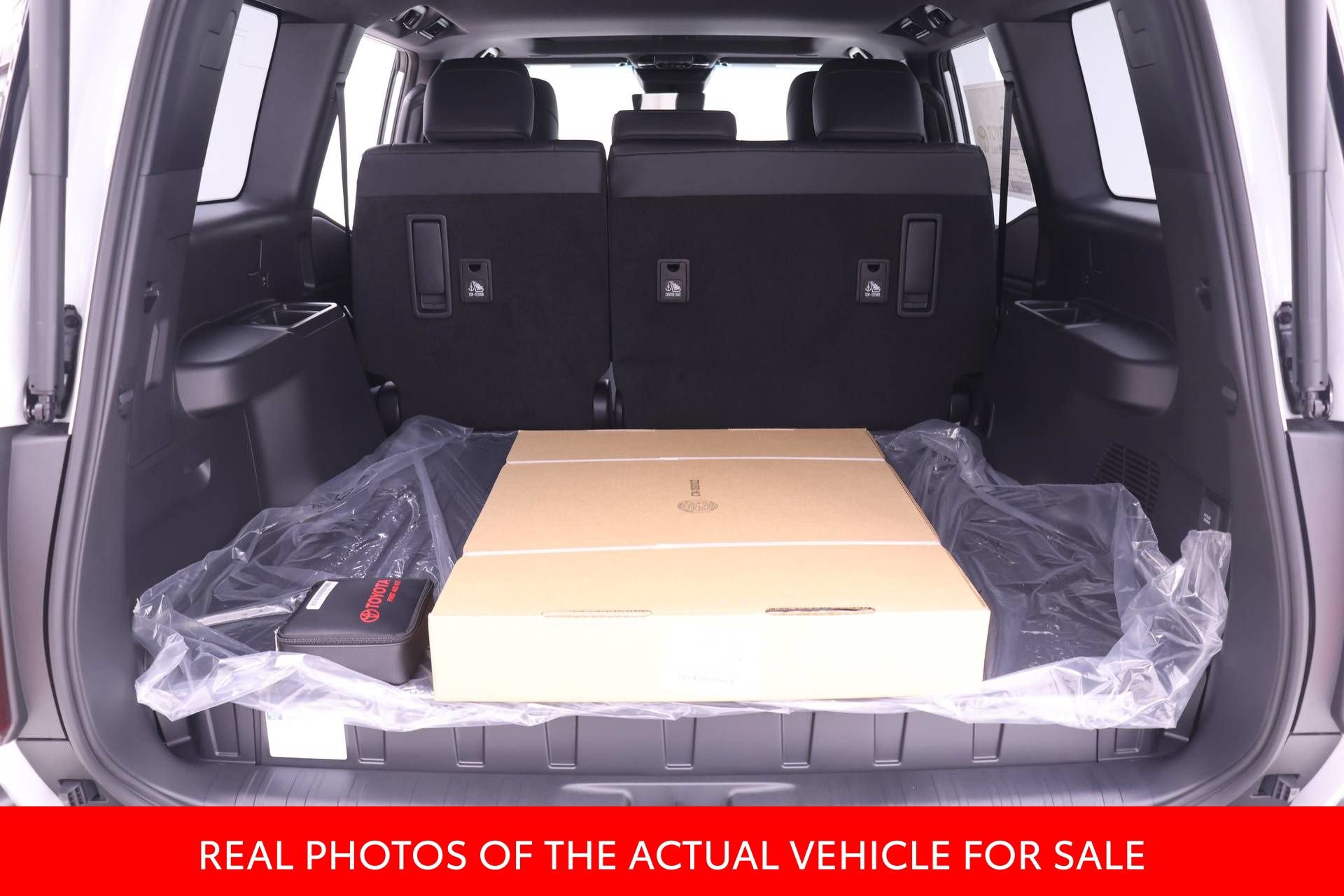 New 2027 Toyota Land Cruiser w/ Premium Package AWD/4WD image 14