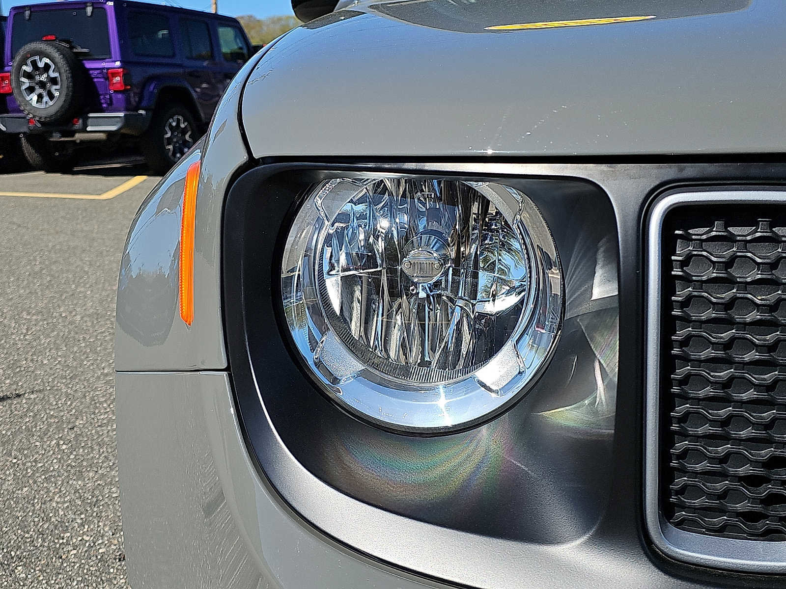 Used 2023 Jeep Renegade Latitude w/ Sun/Sound Group AWD/4WD image 9