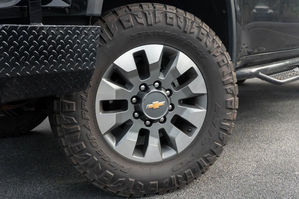 Used 2024 Chevrolet Silverado 2500 Custom w/ Custom Value Package AWD/4WD image 2