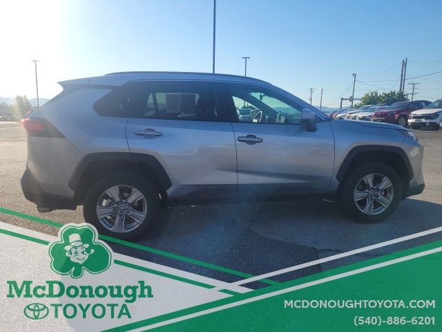Used 2025 Toyota RAV4 XLE AWD/4WD image 4