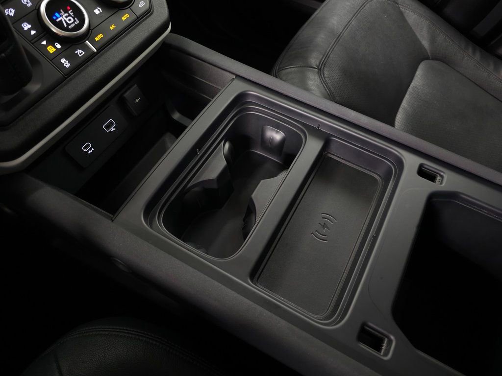 Used 2023 Land Rover Defender 110 SE image 34