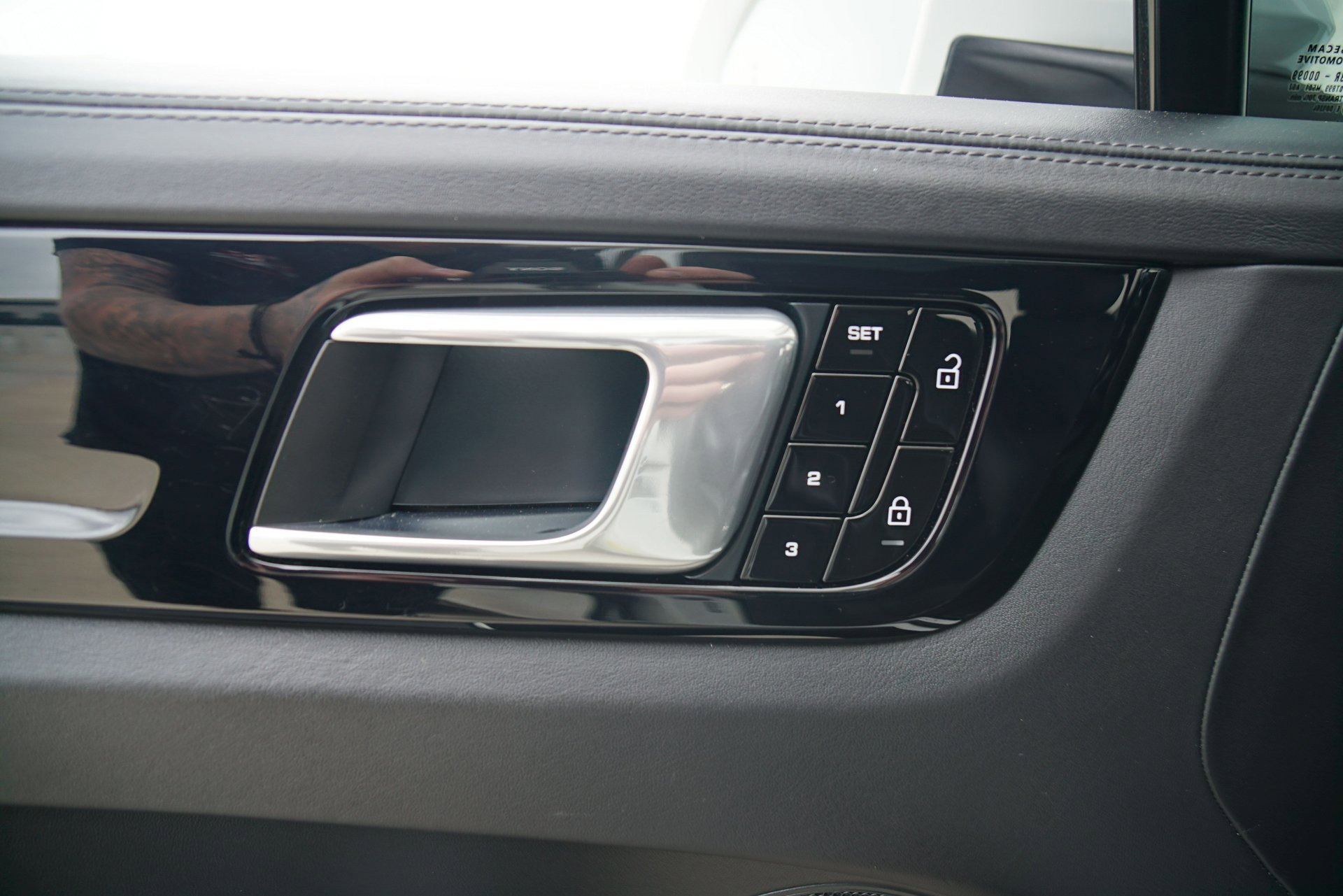 Used 2020 Porsche Cayenne image 22