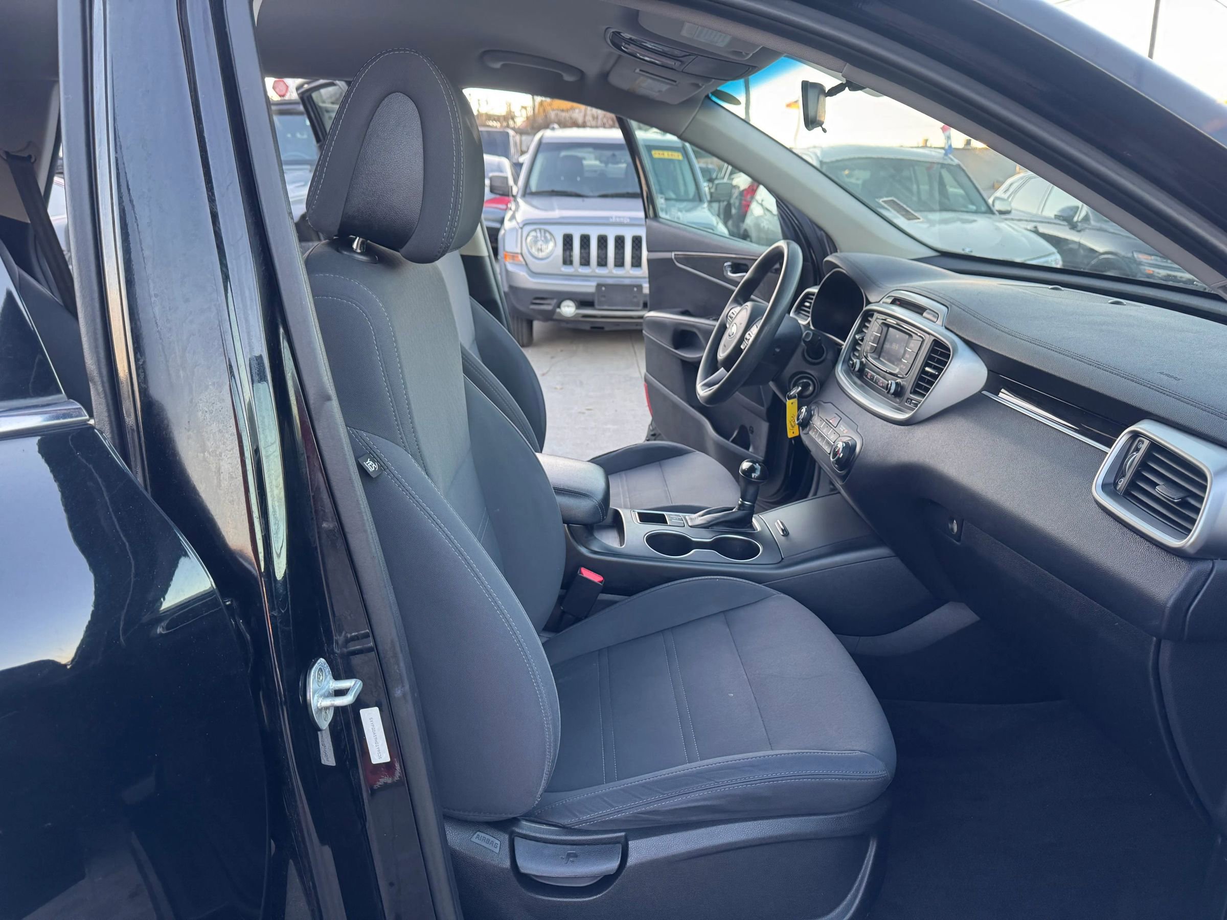 Used 2017 Kia Sorento LX Sport Utility 4D image 15