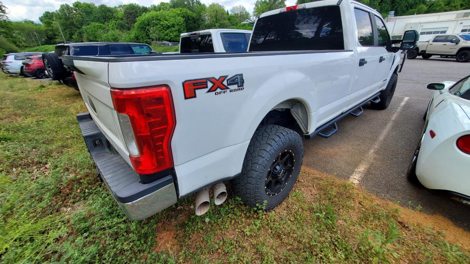 Used 2019 Ford F350 XL w/ Power Equipment Group image 9