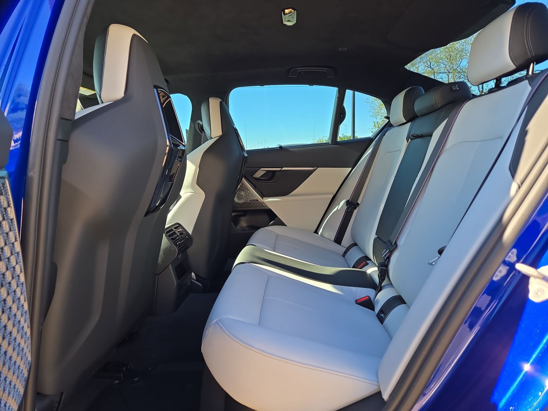 Used 2026 BMW M5 w/ Carbon Package image 13