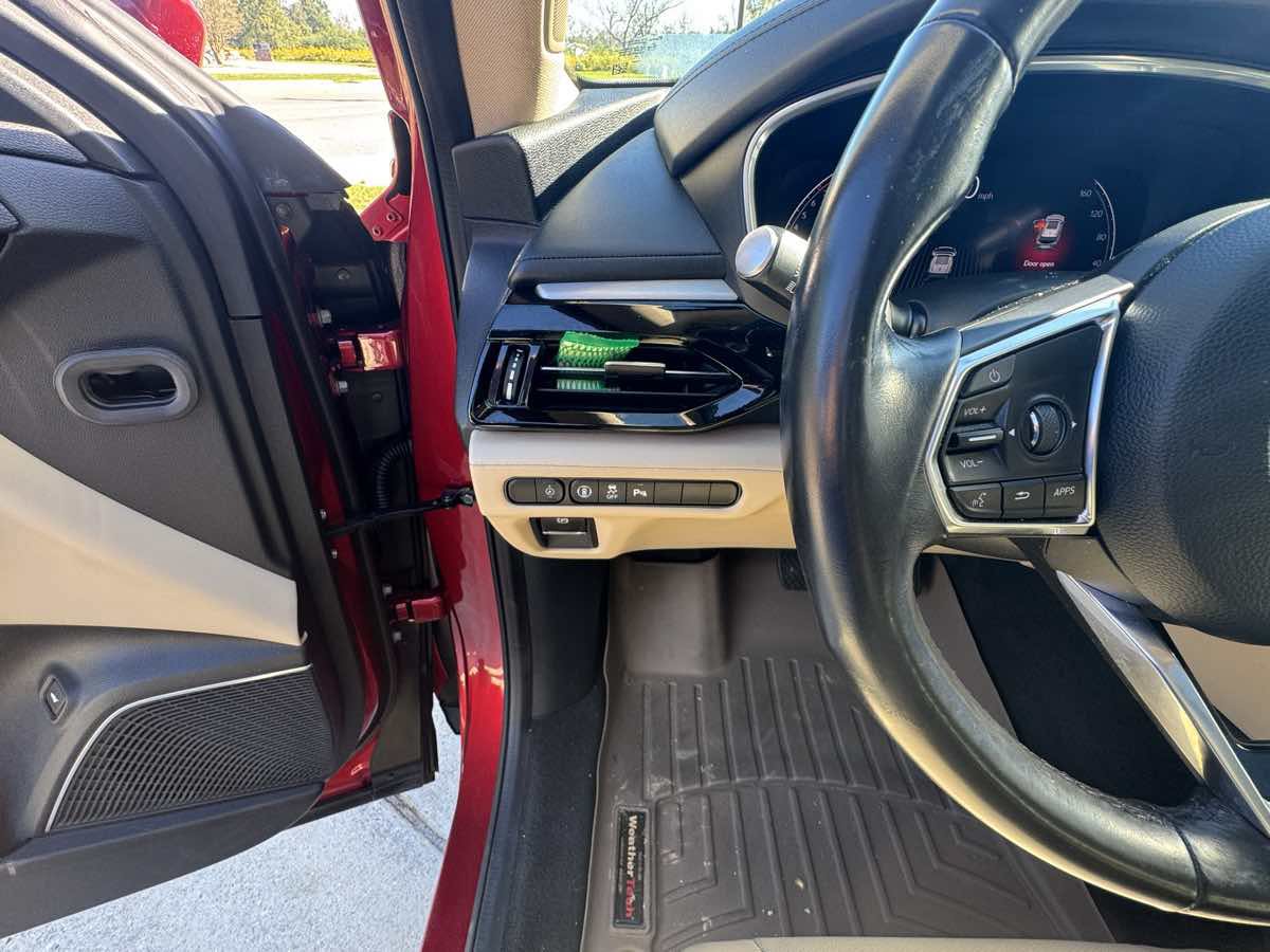 Used 2023 Acura MDX w/ Technology Package FWD image 16