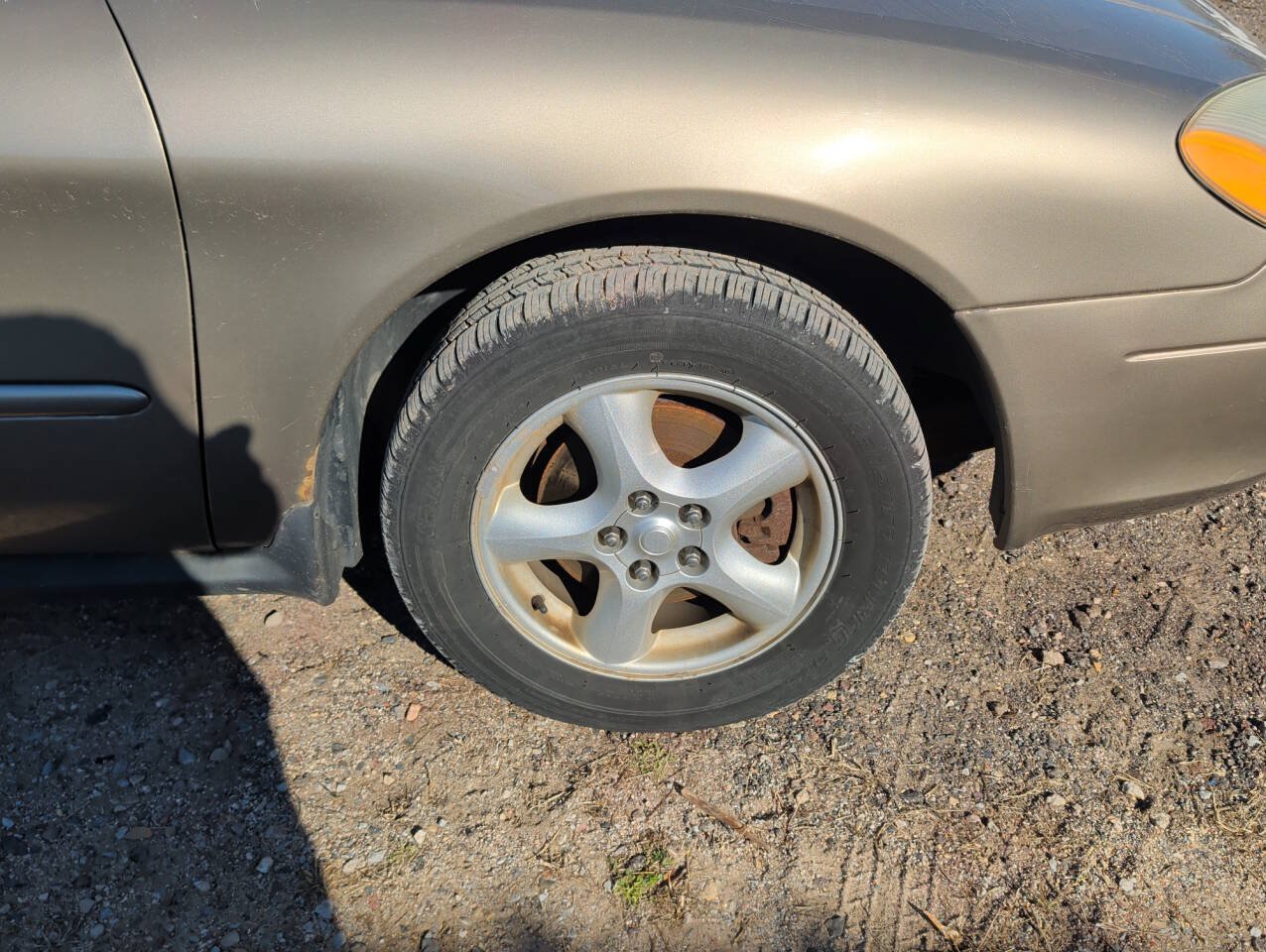 Used 2003 Ford Taurus SE FWD image 12