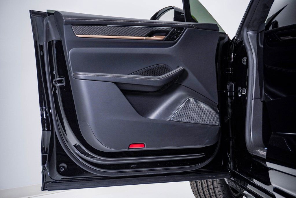 Certified 2025 Porsche Macan Turbo Electric image 26
