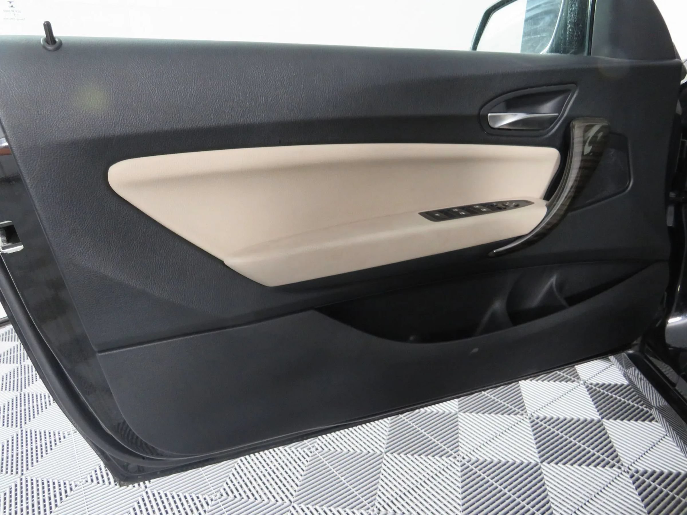 Used 2017 BMW 230i Convertible RWD image 31