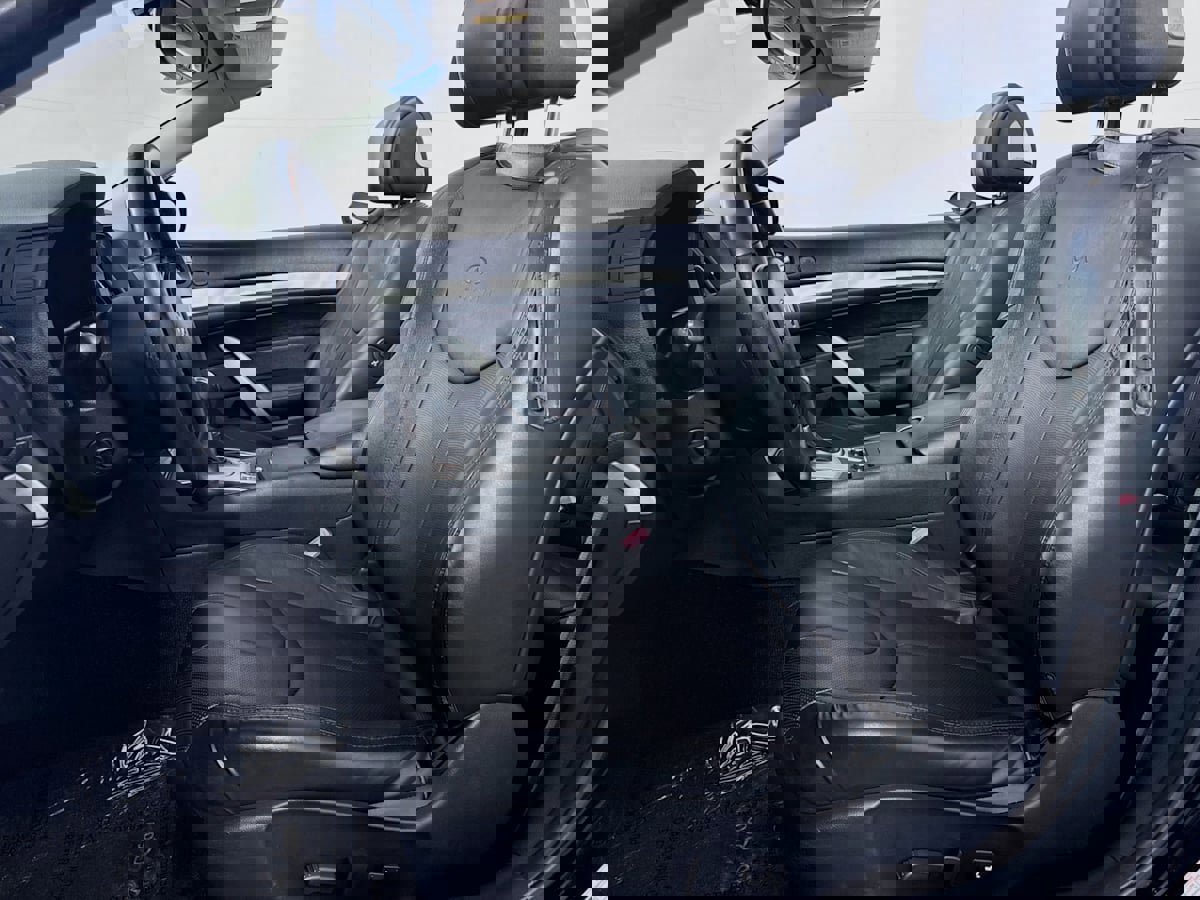 Used 2014 INFINITI Q60 Convertible w/ Premium Package image 25