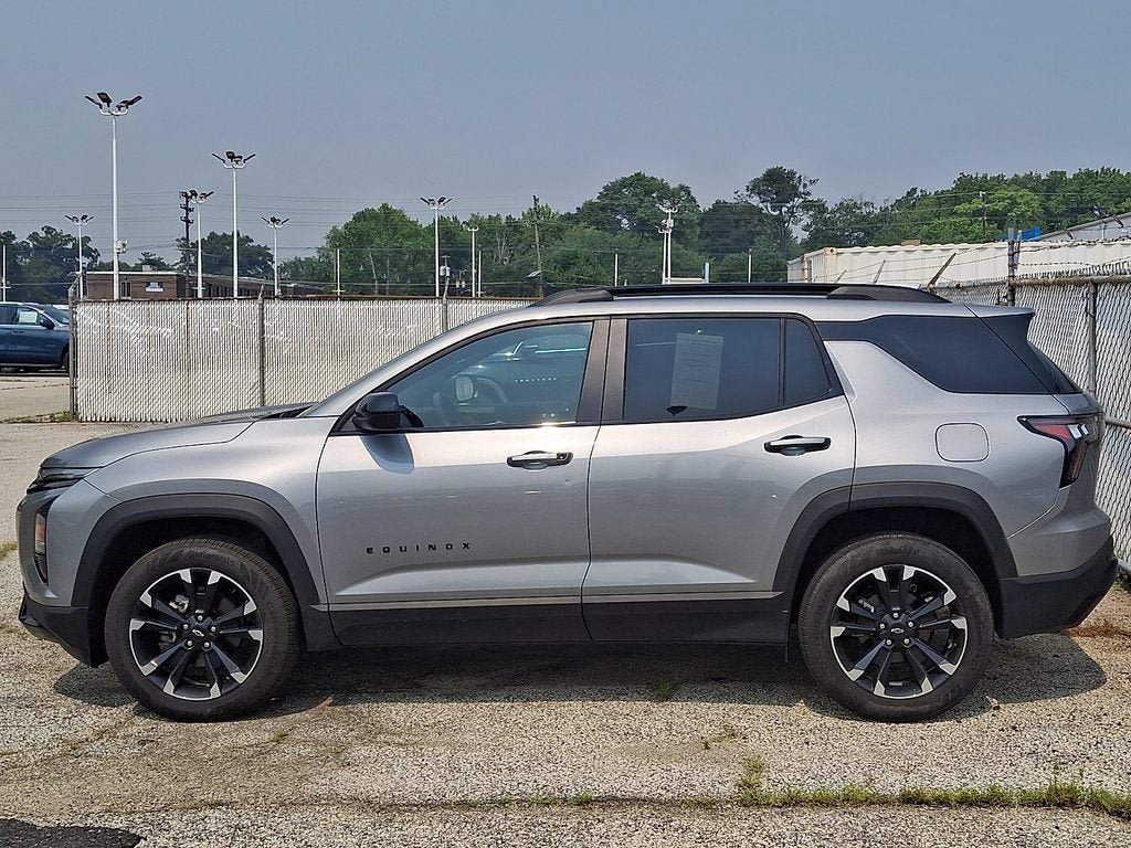 Used 2025 Chevrolet Equinox RS FWD image 5