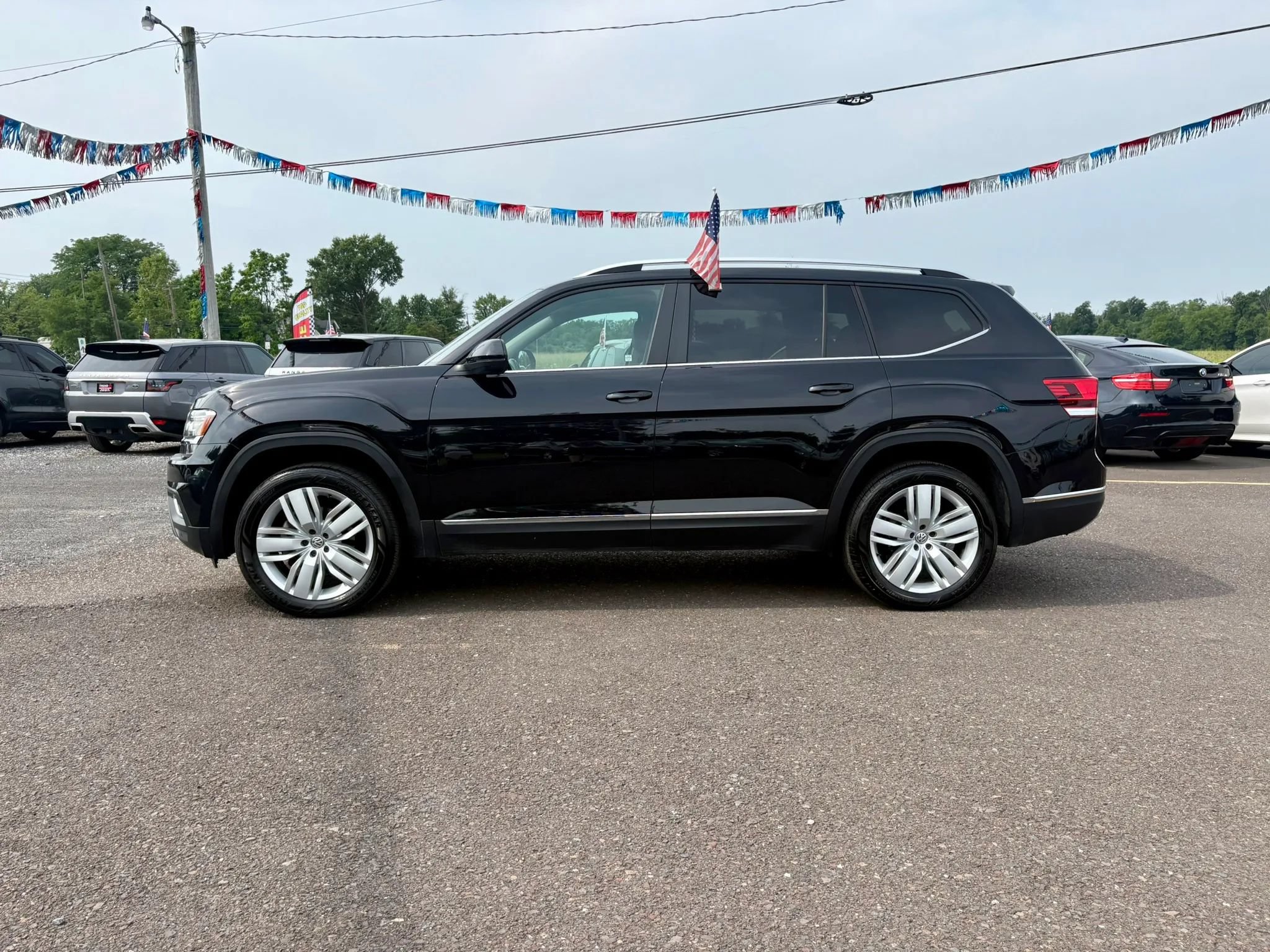 Used 2019 Volkswagen Atlas SEL AWD/4WD image 2