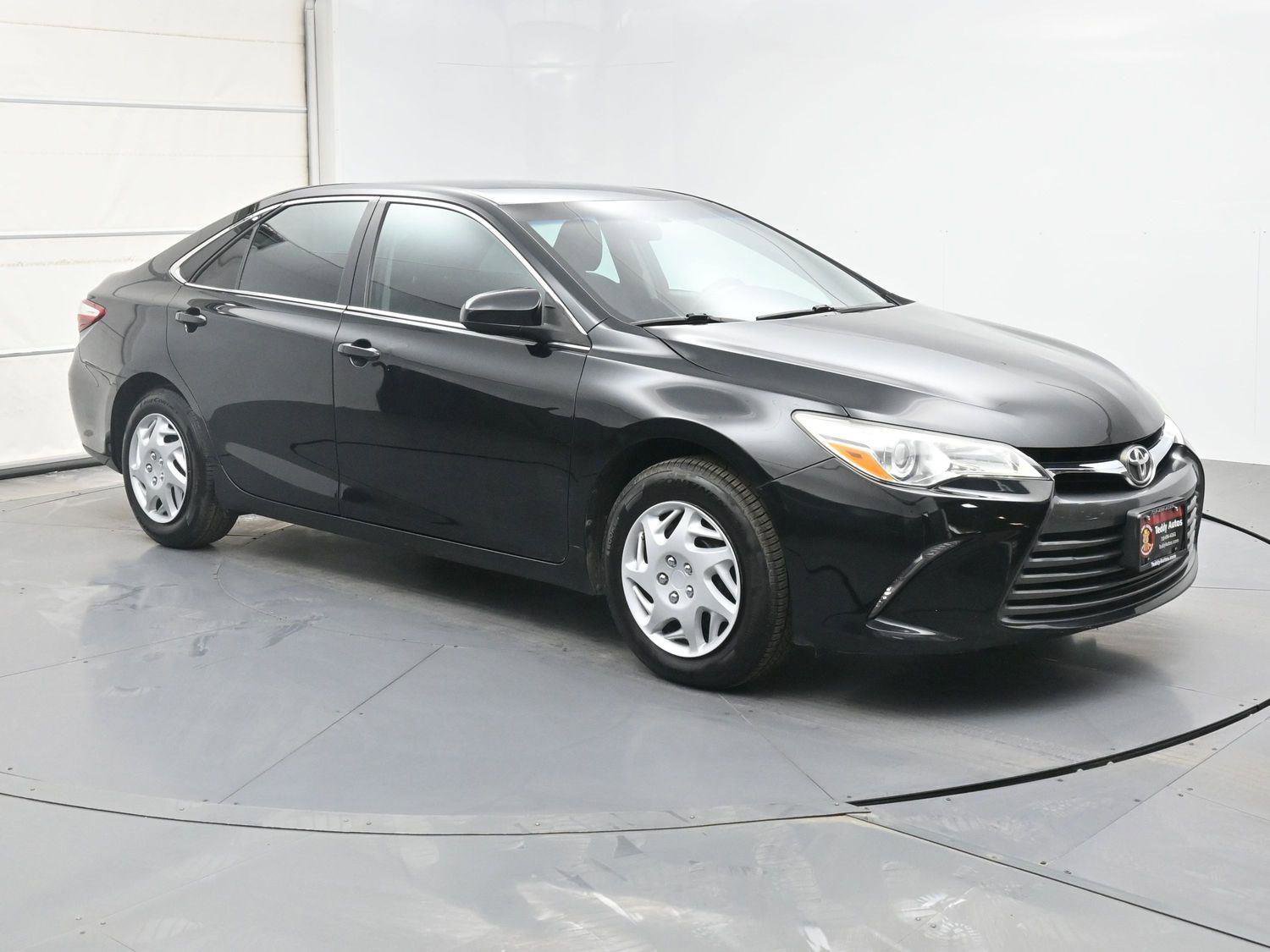 Used 2015 Toyota Camry LE FWD image 23