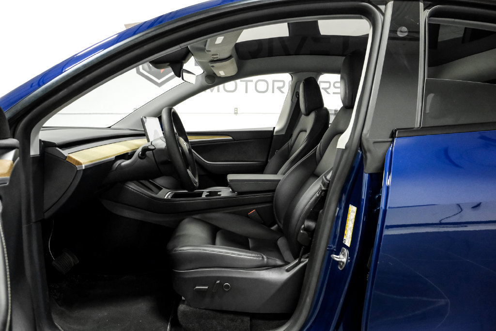 Used 2024 Tesla Model Y Long Range AWD/4WD image 4