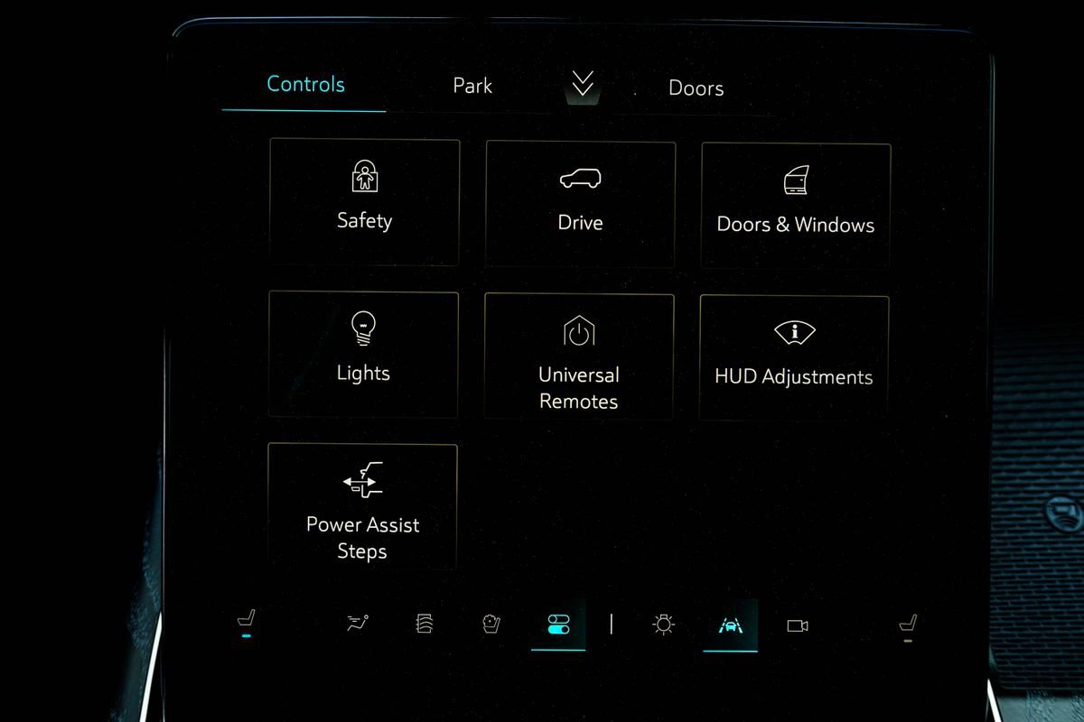 Used 2026 Cadillac Escalade Luxury w/ Touring Package image 24