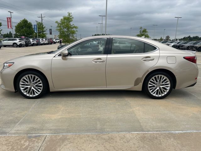 Used 2014 Lexus ES 350 w/ Luxury Package FWD image 4